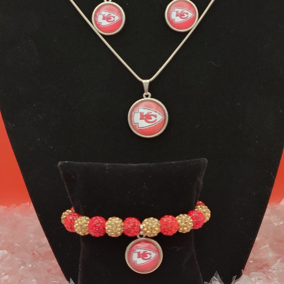 🏈BEAUTIFUL🏈 KANSAS CITY CHIEFS JEWELRY SET #2 - Picture 2 of 6
